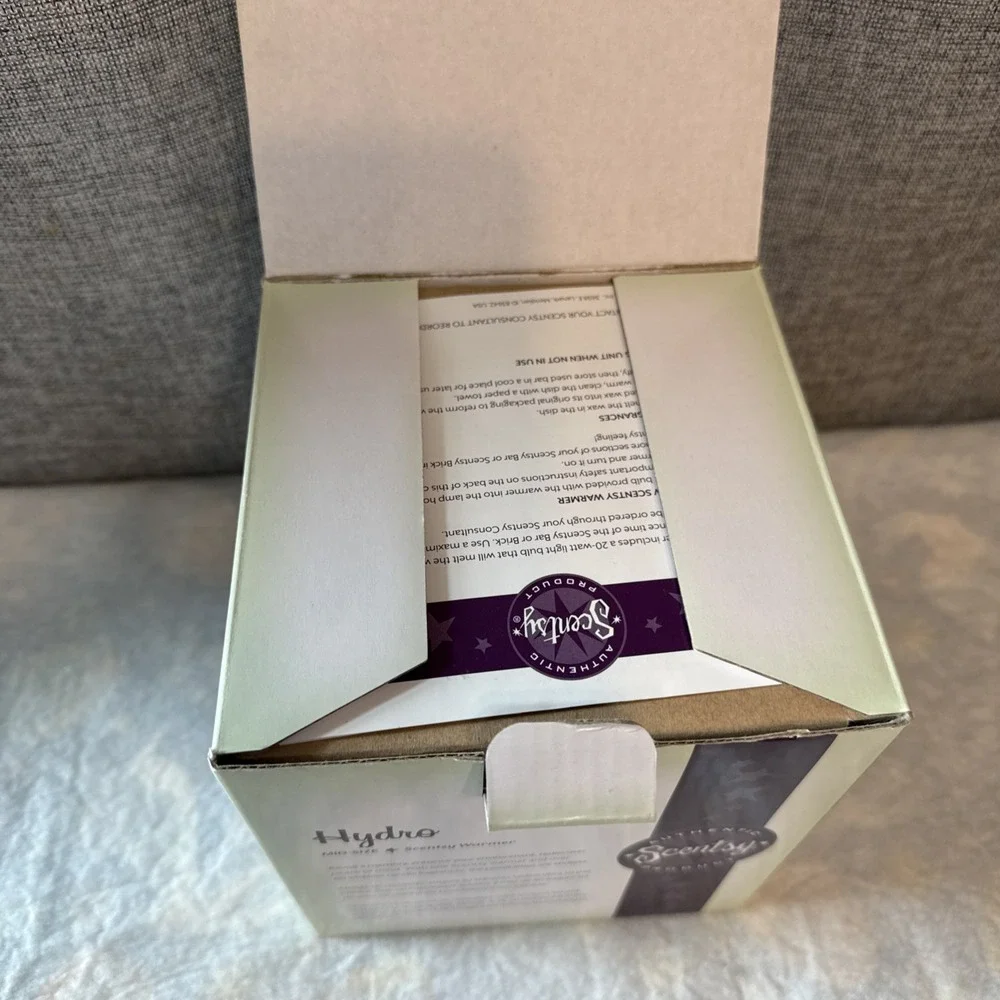 NEW‎ Scentsy HYDRO Mid-Size Wax Warmer Aqua Teal Diamond Embossed MSW-HYDR